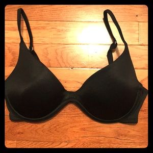 PINK Victoria’s Secret - black scoop neck bra 36C